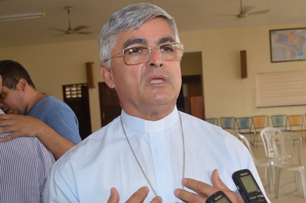 Dom Plínio condena proposta do deputado Severo Eulálio