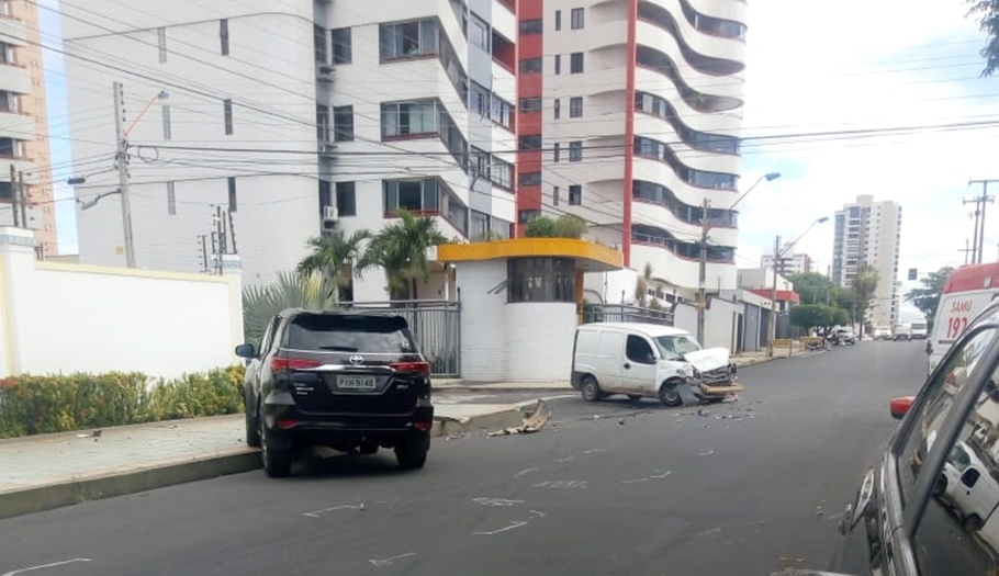 Acidente envolvendo SW4 e Fiorino