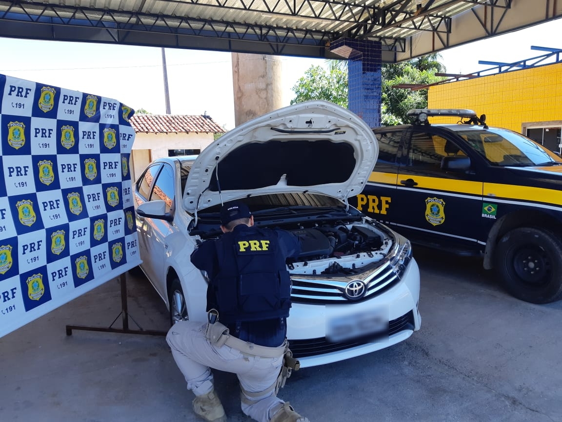 Veículo recuperado pela PRF na BR 343 em Piripiri