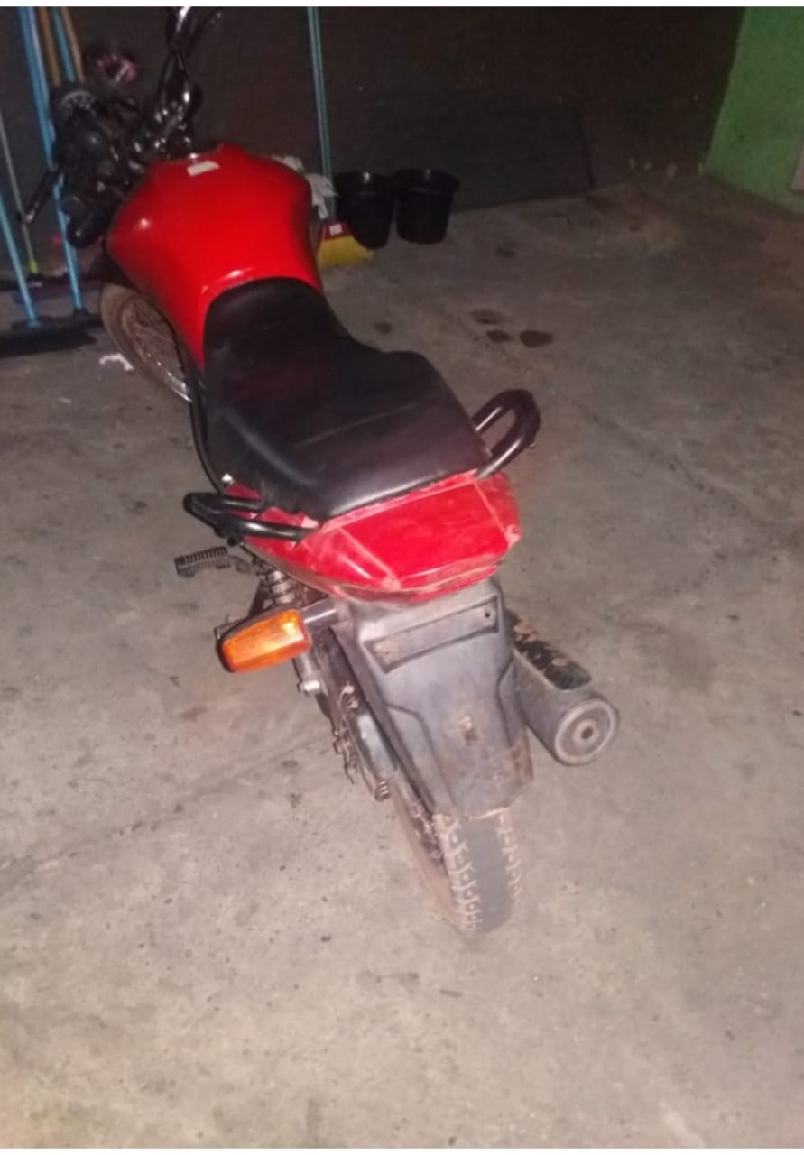 Motocicleta com restrição de roubo/furto