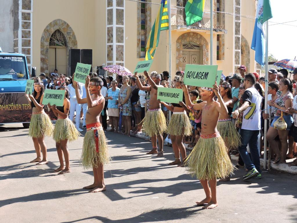 Desfile Cívico em Esperantina
