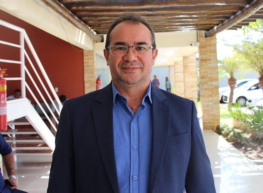Osvaldo Bonfim, prefeito de Nazária 