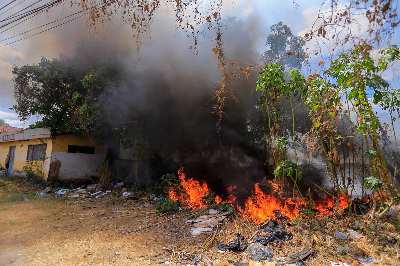 Incêndio no bairro Ilhotas 