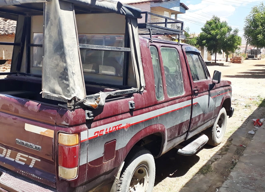 Veículo de onde criança pulou