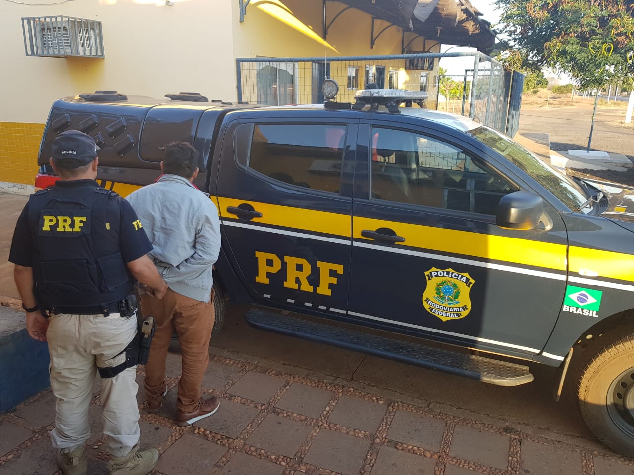 Homem acusado de usar CNH falsa é preso pela PRF 