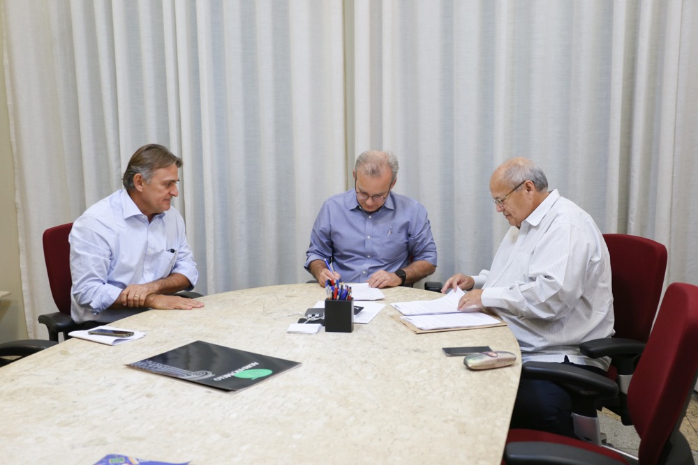 Reunião na Fundação Municipal de Saúde