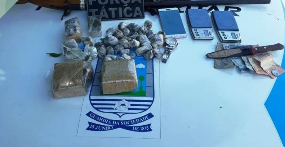 Material apreendido pela Polícia Militar estava escondido em um terreno abandonado