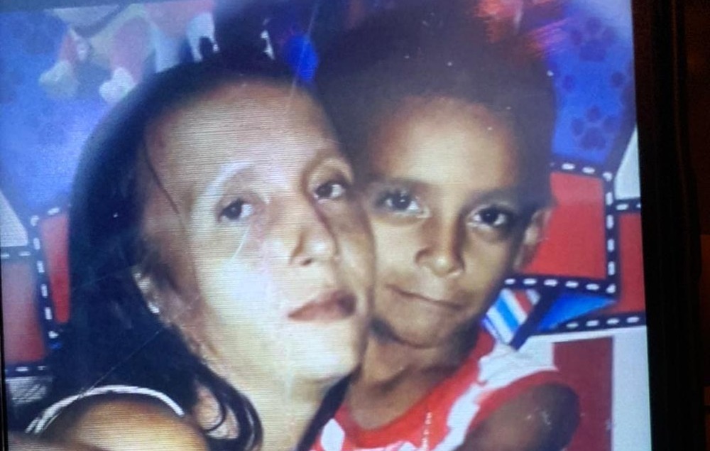 Mãe e filho que foram mortos