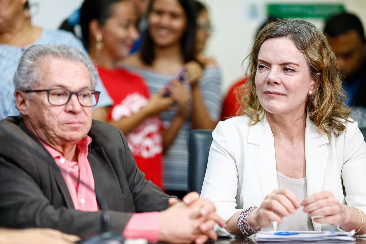 Assis Carvalho e Gleisi Hoffmann