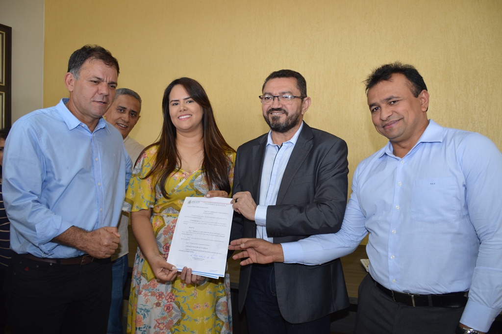 Sara Carvalho recebe a portaria