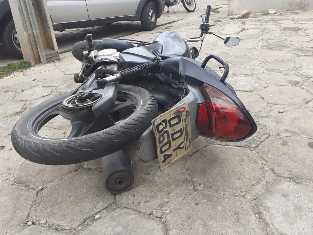 Motocicleta encontrada no local do crime