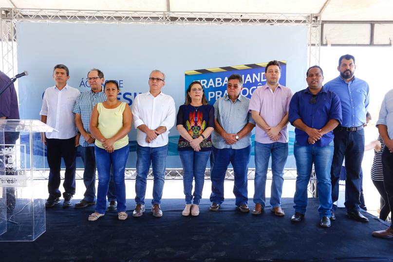 Vereadores reunidos na solenidade da Águas de Teresina