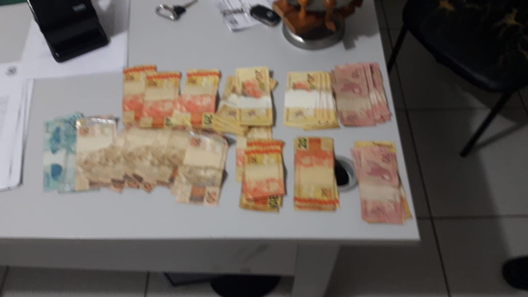 Dinheiro encontrado com o preso