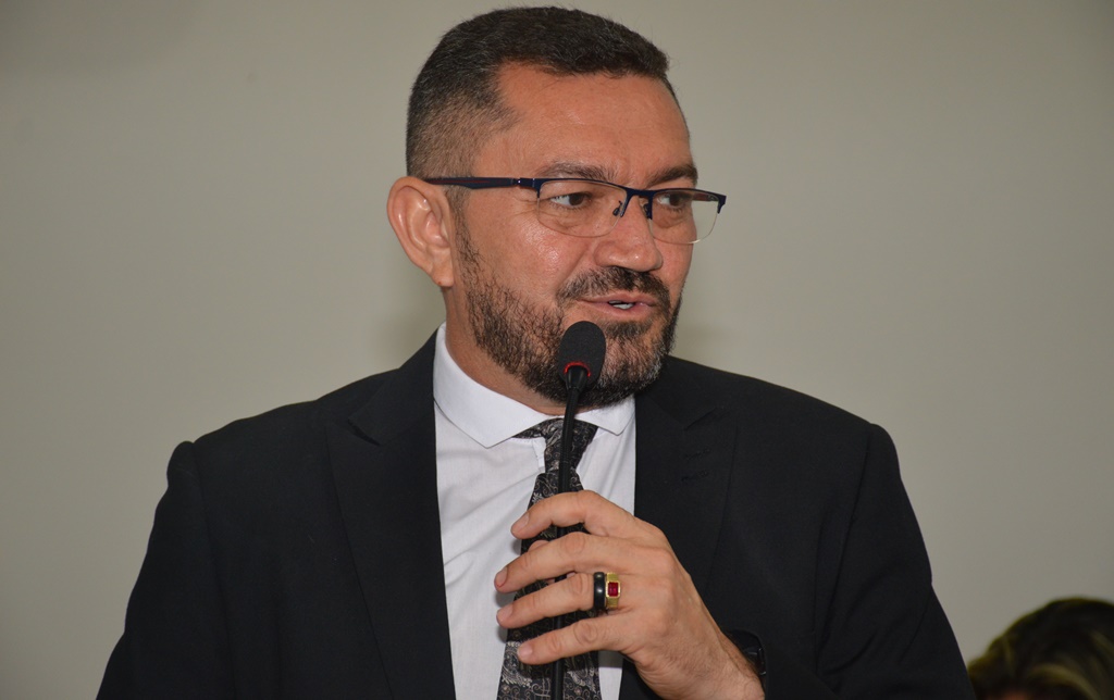 Padre Walmir exonera Carlão do PT de cargo em comissão