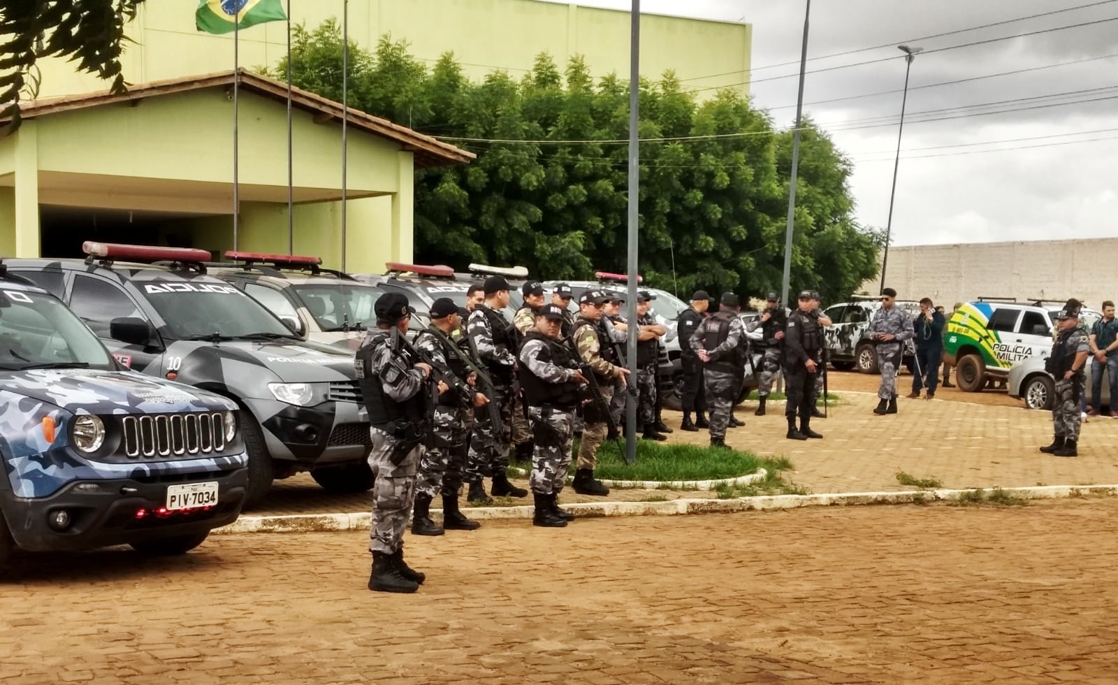 Policiais do 4º BPM de Picos