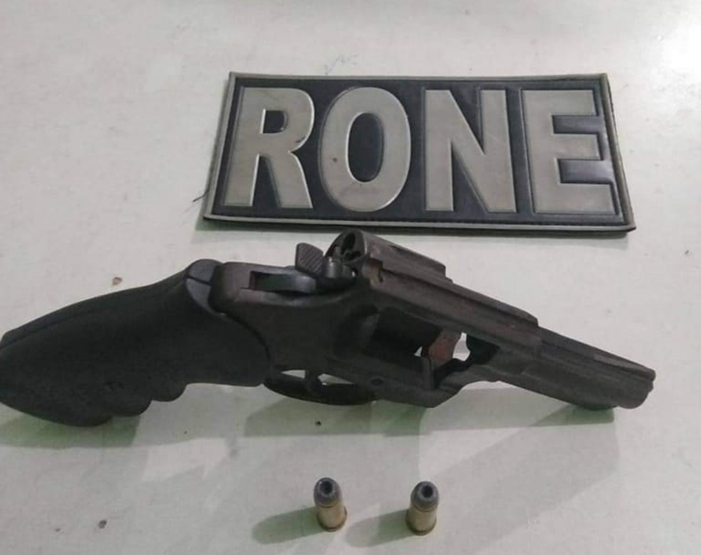 Arma apreendida em bar na Vila Costa Rica