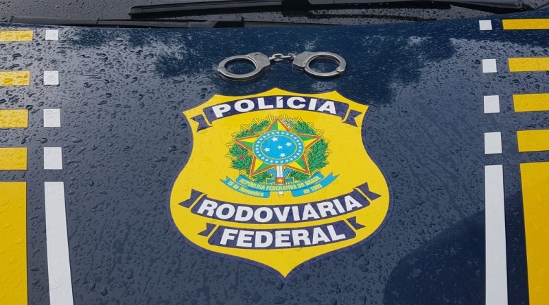 Homem com mandado de prisão em aberto é preso