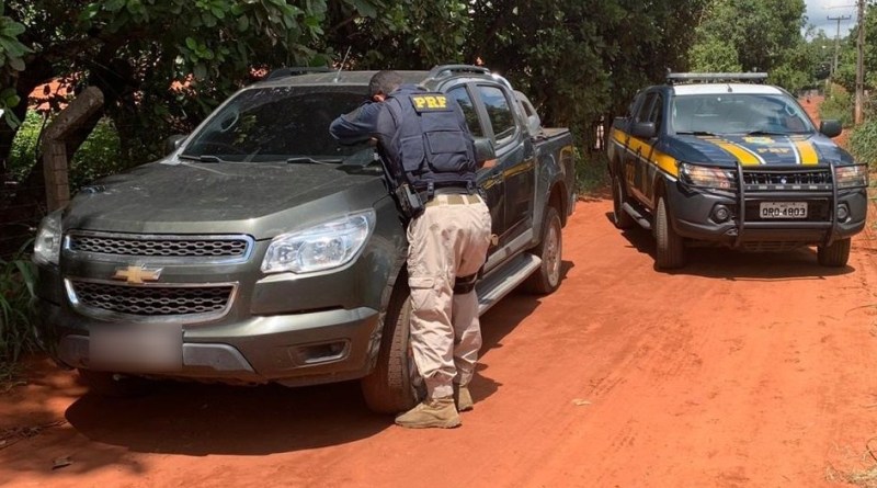 Carro roubado em Pernambuco é localizado pela PRF-PI