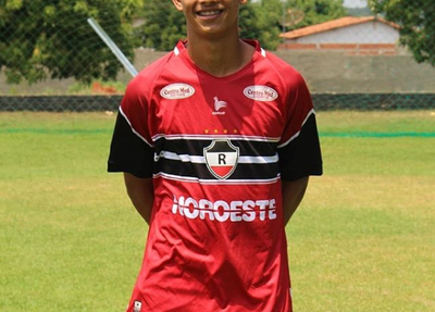 Atacante Erick Pulga
