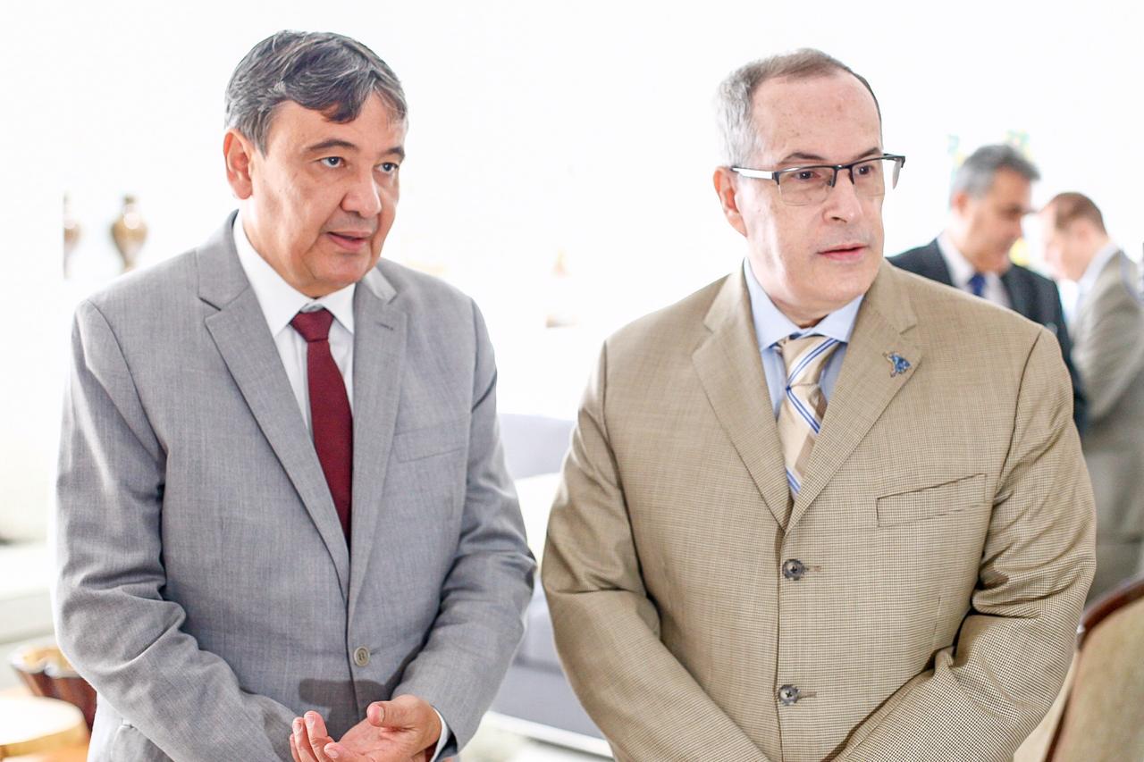 Wellington Dias ao lado de Décio Oddone, diretor nacional da ANP