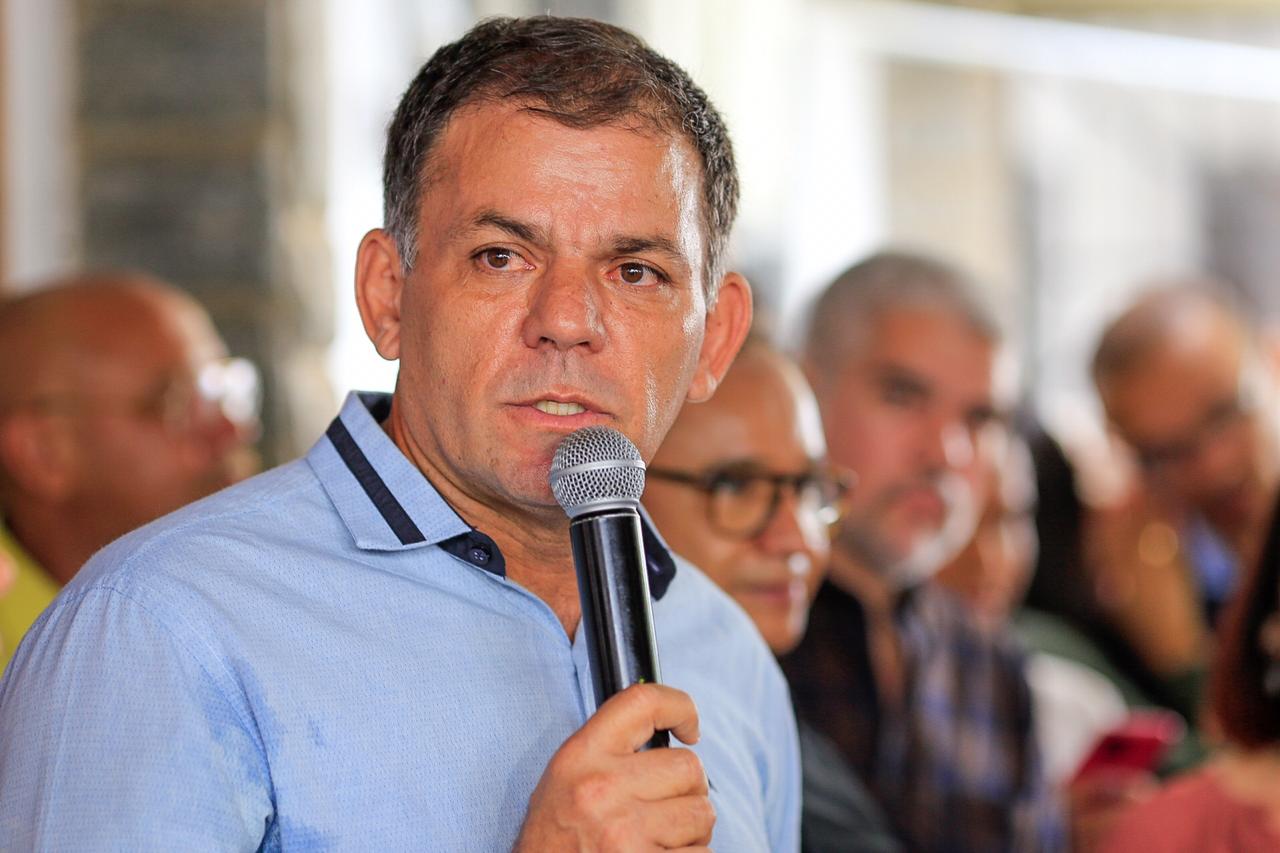 Coronel Carlos Augusto durante seu pronunciamento