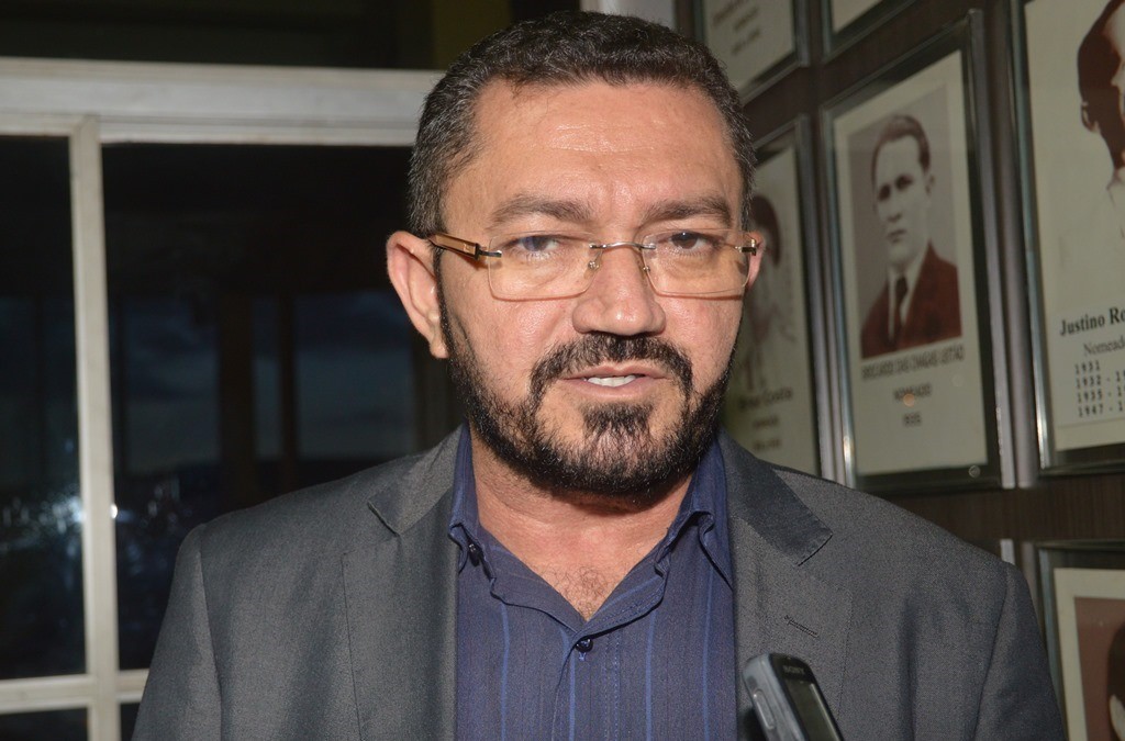 Padre Walmir fará a leitura da Mensagem do Executivo