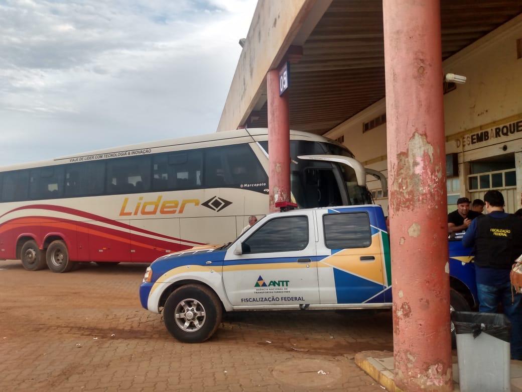 Ônibus apreendido durante a operação
