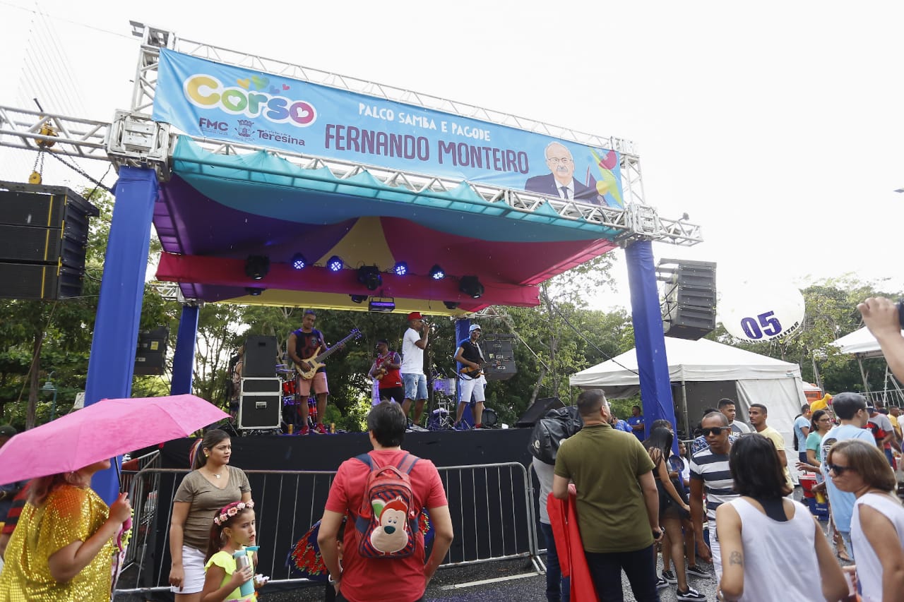 Palco Samba e Pagode: Fernando Monteiro
