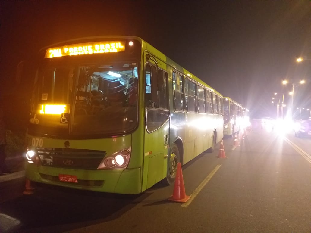 Ônibus vistoriado na Santa Maria da Codipi