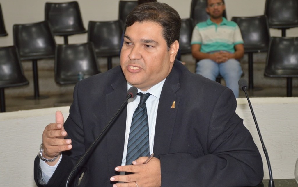 Vereador Rinaldinho confirma saída do Progressistas