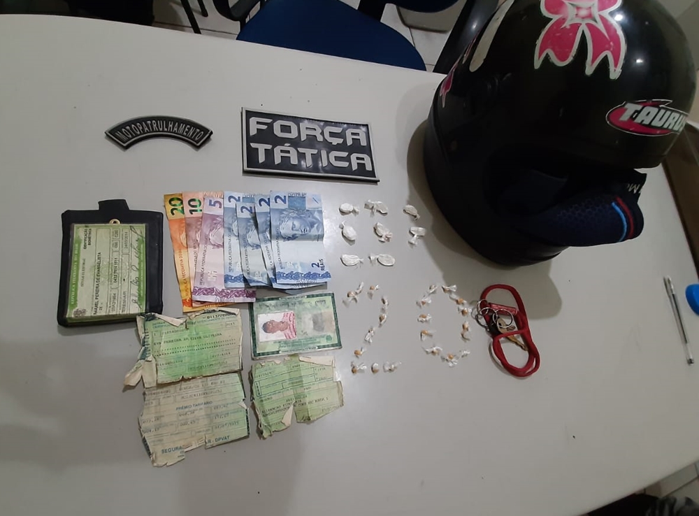 Material apreendido com a dupla