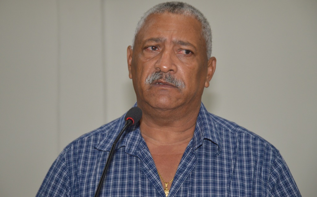 Genesiano agradece a homenagem.