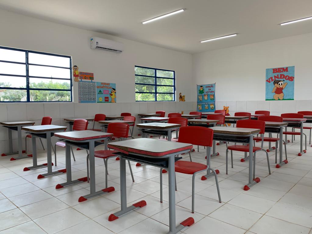 Escola climatizada na comunidade Salinas
