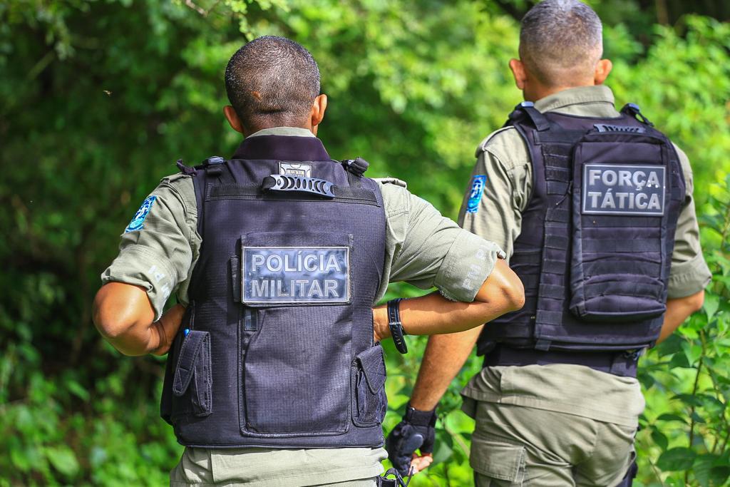 Polícia Militar no local do crime
