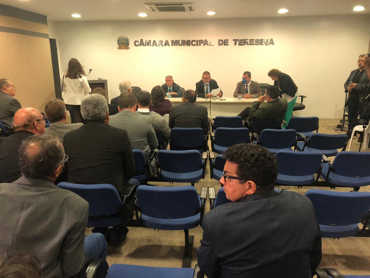 Vereadores no Plenarinho da Câmara de Teresina