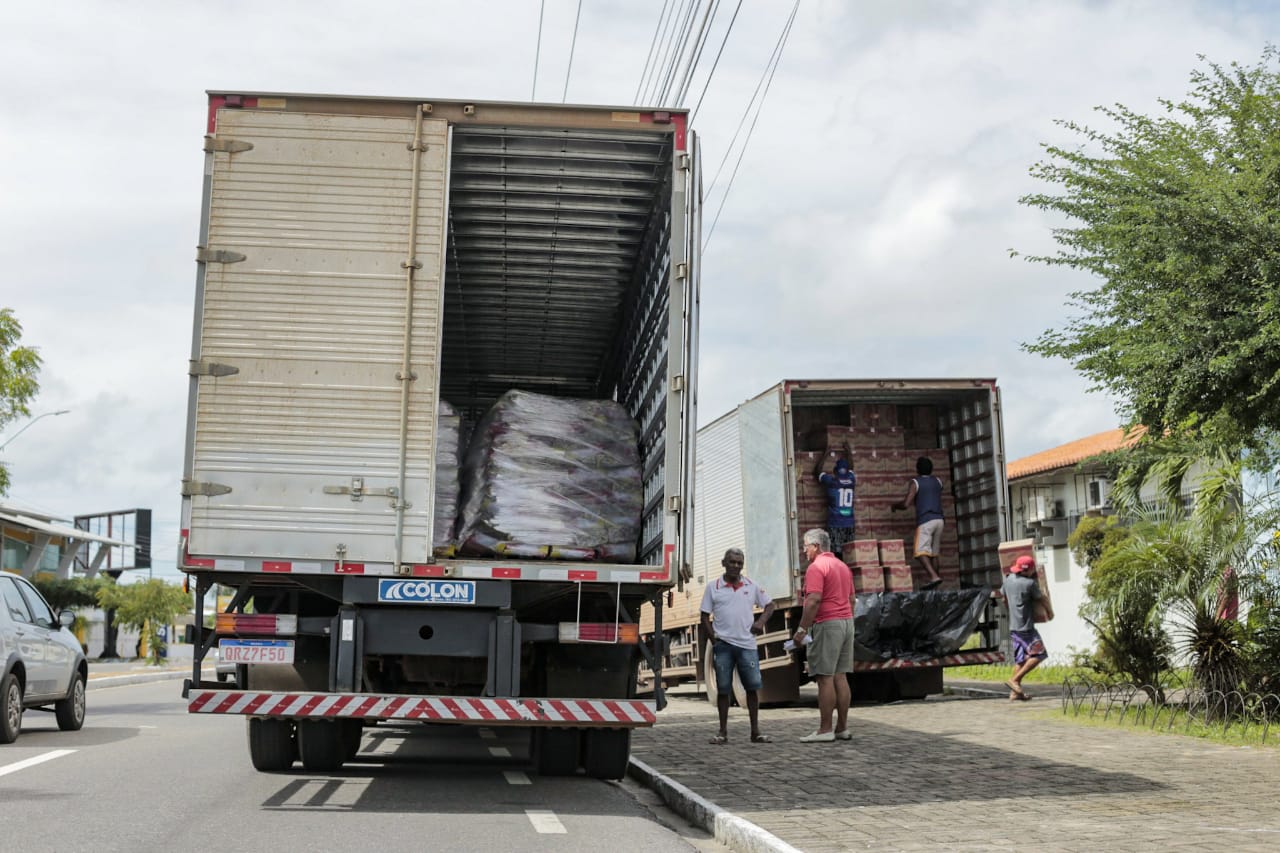 Sesc doa alimentos não perecíveis à Prefeitura de Parnaíba