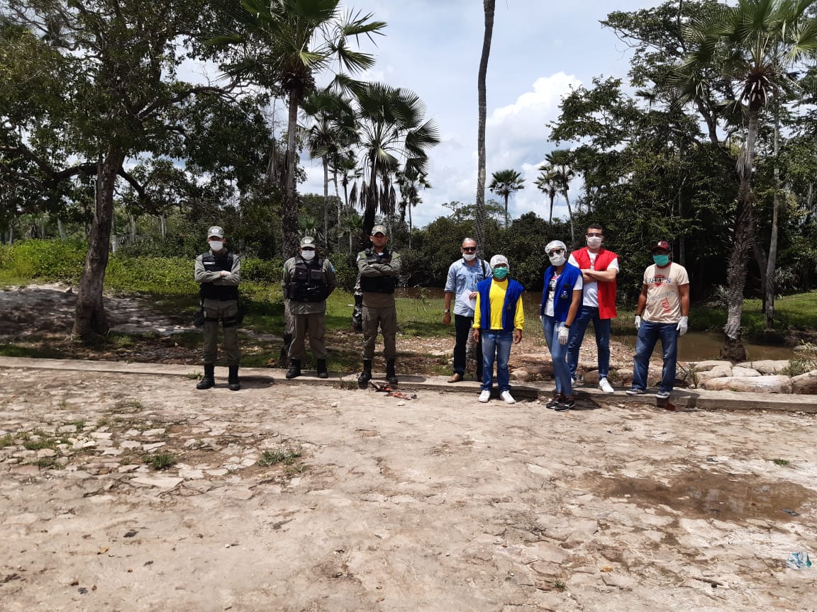 Equipes da PM e da Saúde dão orientações em Miguel Alves