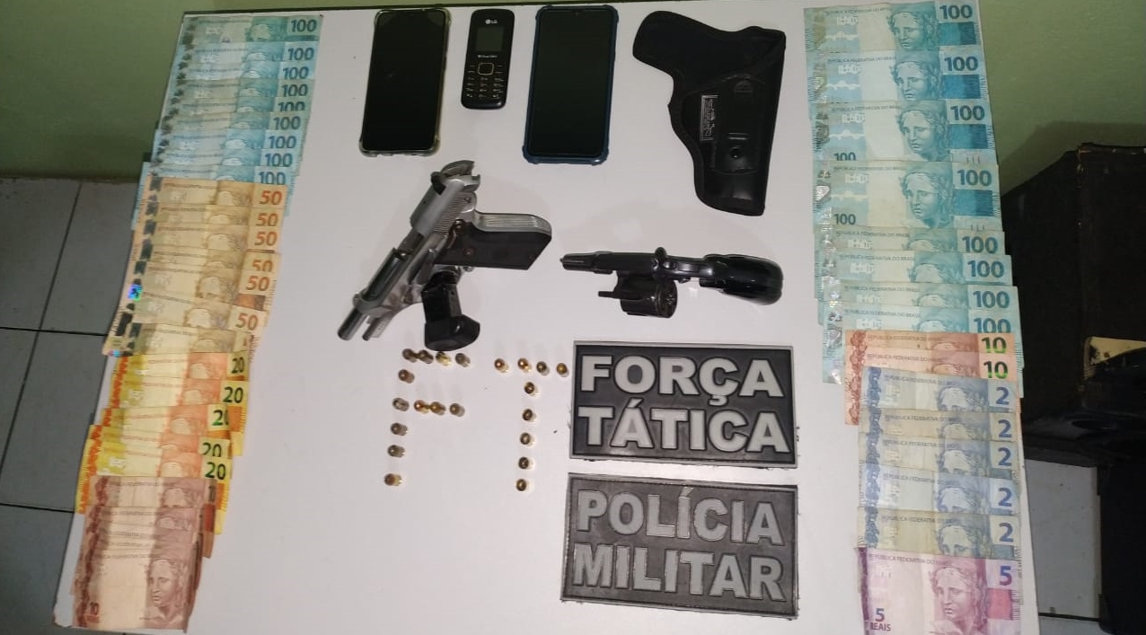 Objetos encontrados com o suspeito