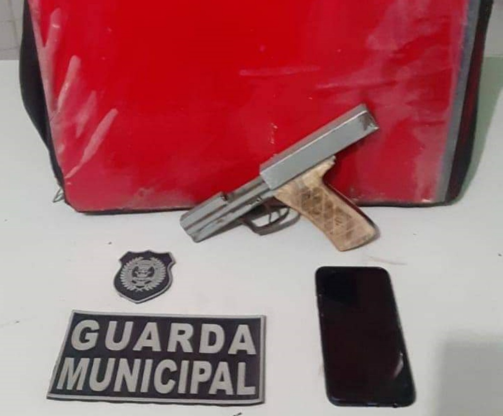 Material apreendido com dois menores no Centro de Teresina 