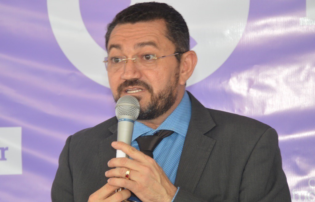 Padre Walmir prorroga fechamento do comércio de Picos