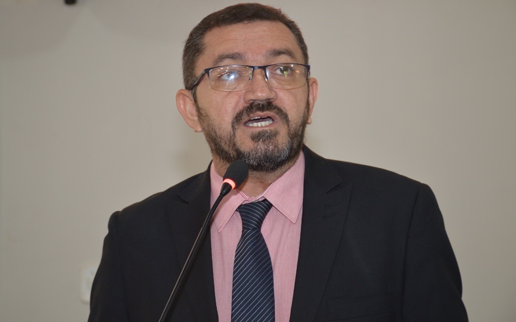 Governo do Padre Walmir está sem líder na Câmara.