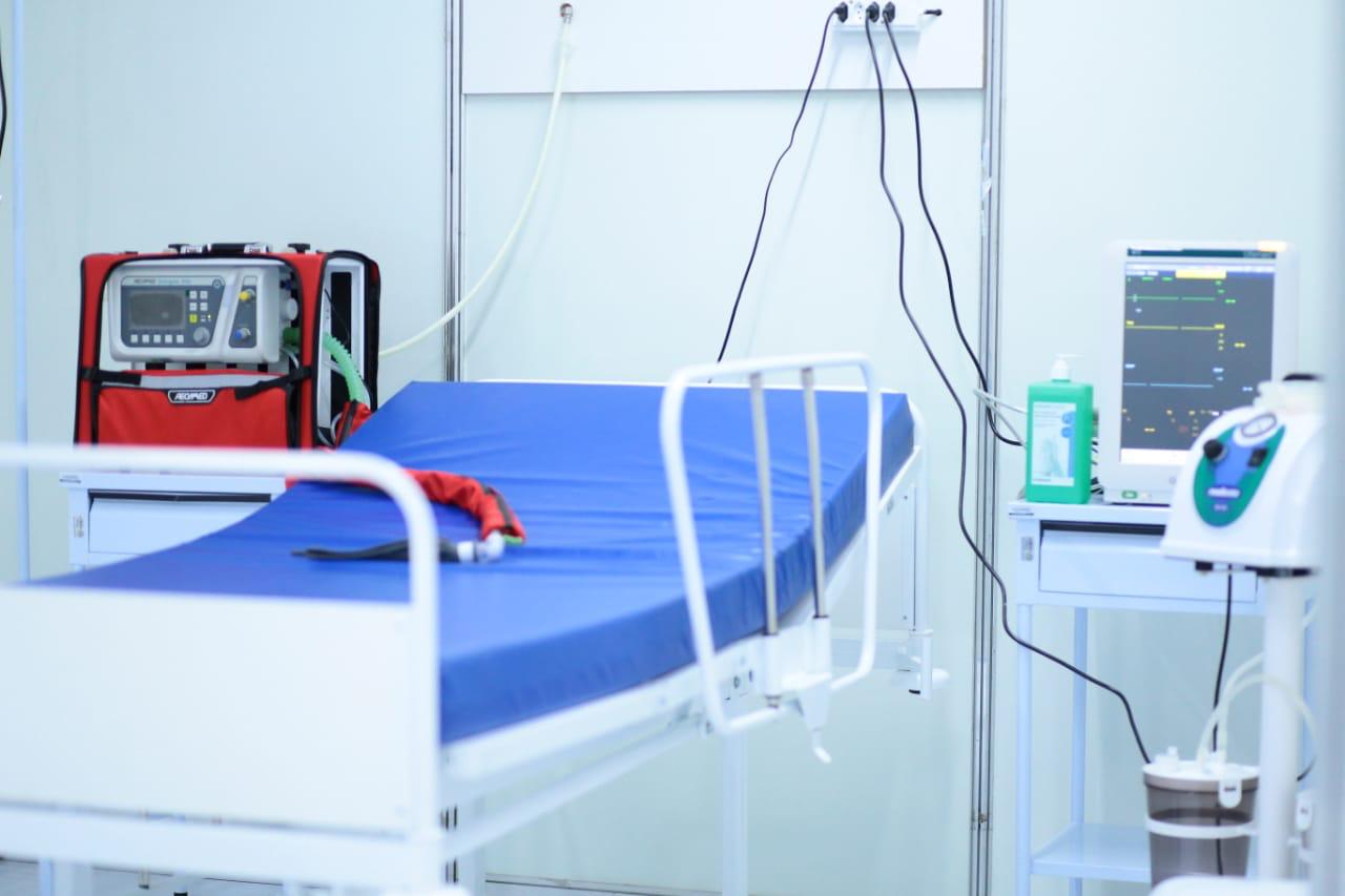 Leito clínico em hospital campanha do Verdão