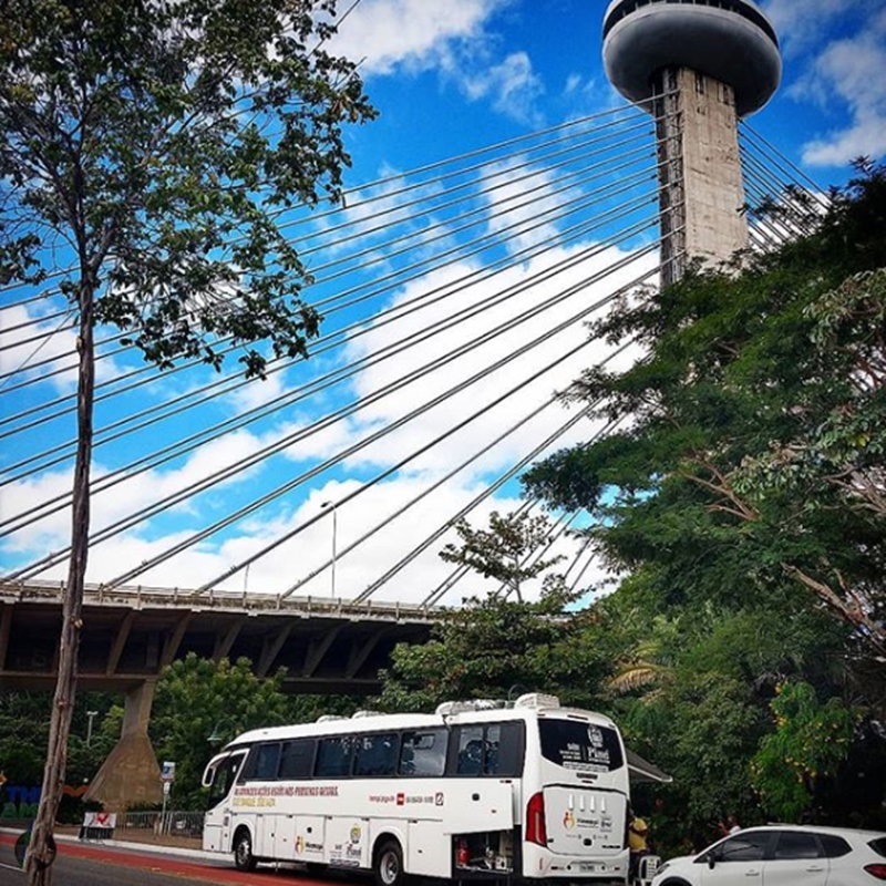 Ônibus do Hemopi na Ponte Estaiada 