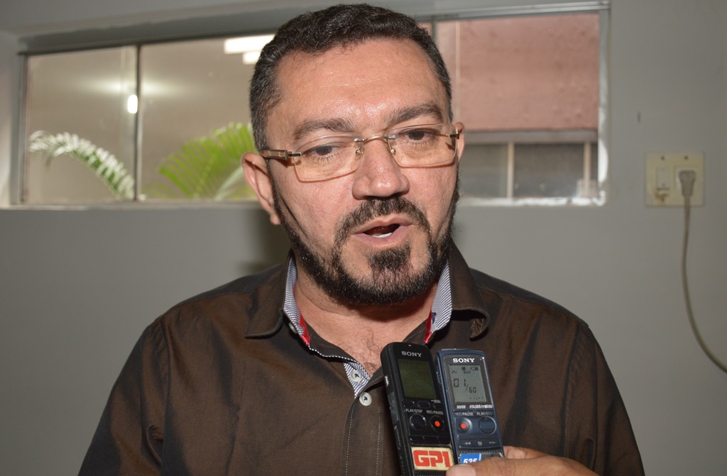 Padre Walmir abre licitação para reforma do prédio da Prefeitura