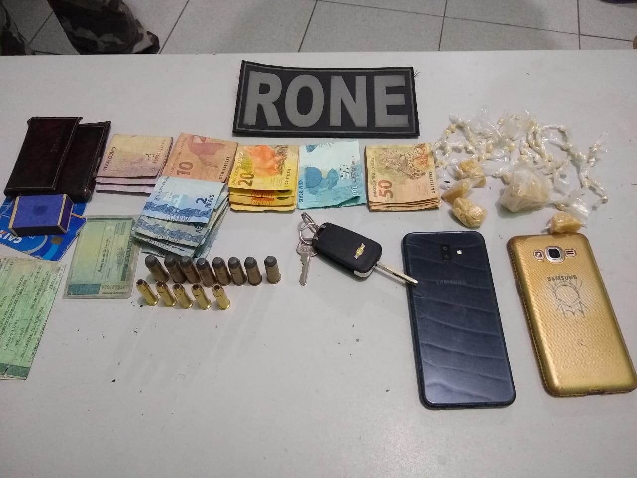 Material apreendido pela polícia