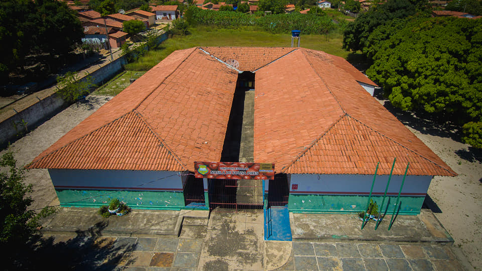 Júnior Percy anuncia construção de quadra poliesportiva em escola do bairro Acampamento