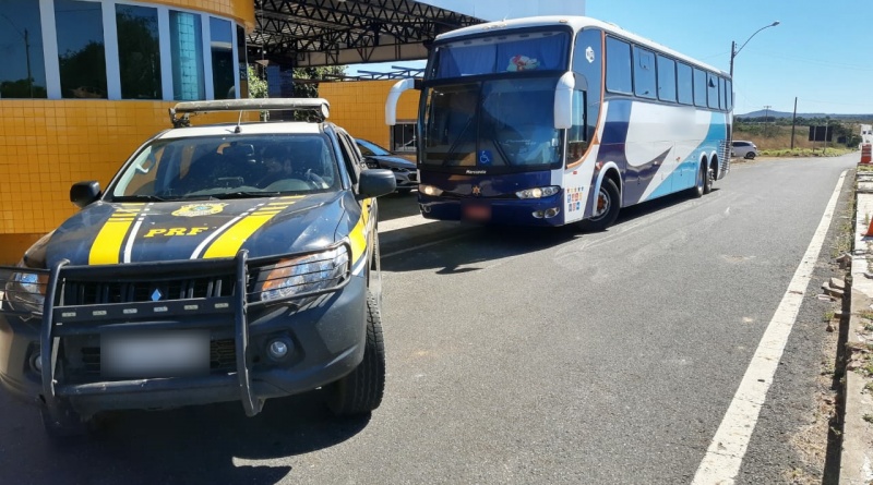 Ônibus apreendido pela PRF