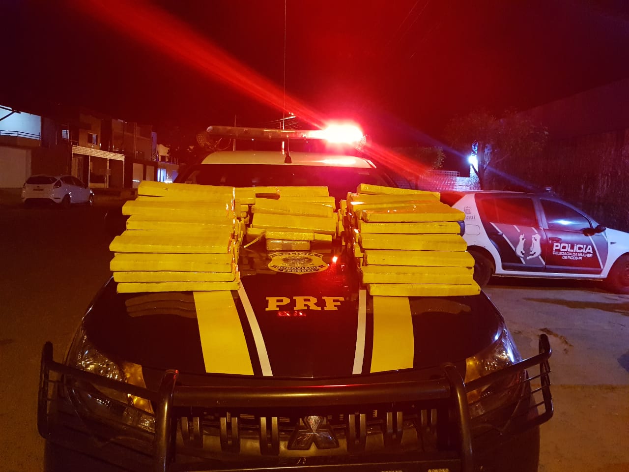 PRF apreende quantidade de drogas na BR 316 em Picos