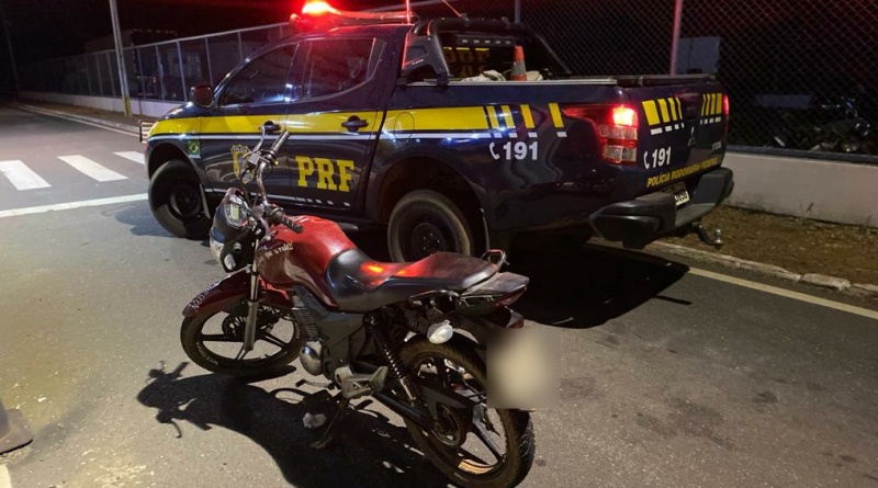 PRF apreende motocicleta adulterada na BR 316 em Valença do Piauí