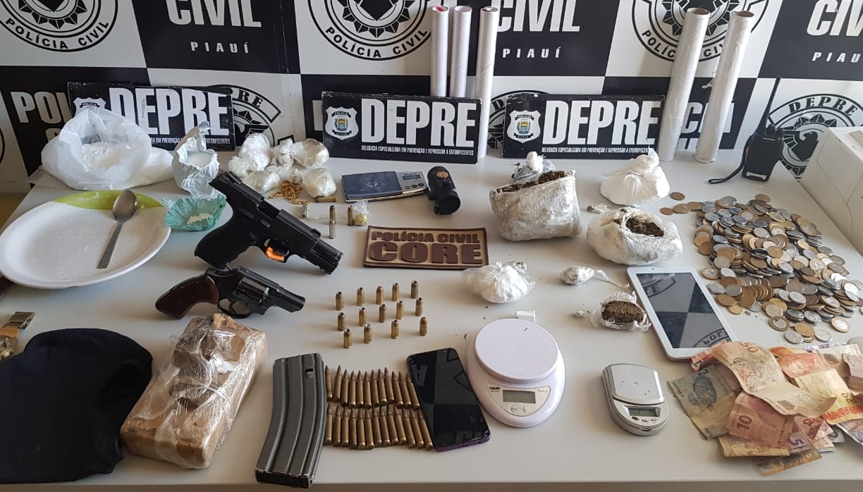 Material apreendido pela Polícia Civil
